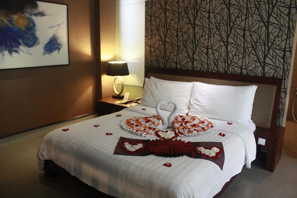 100 Sunset Boutique Hotel Kuta  Exterior photo