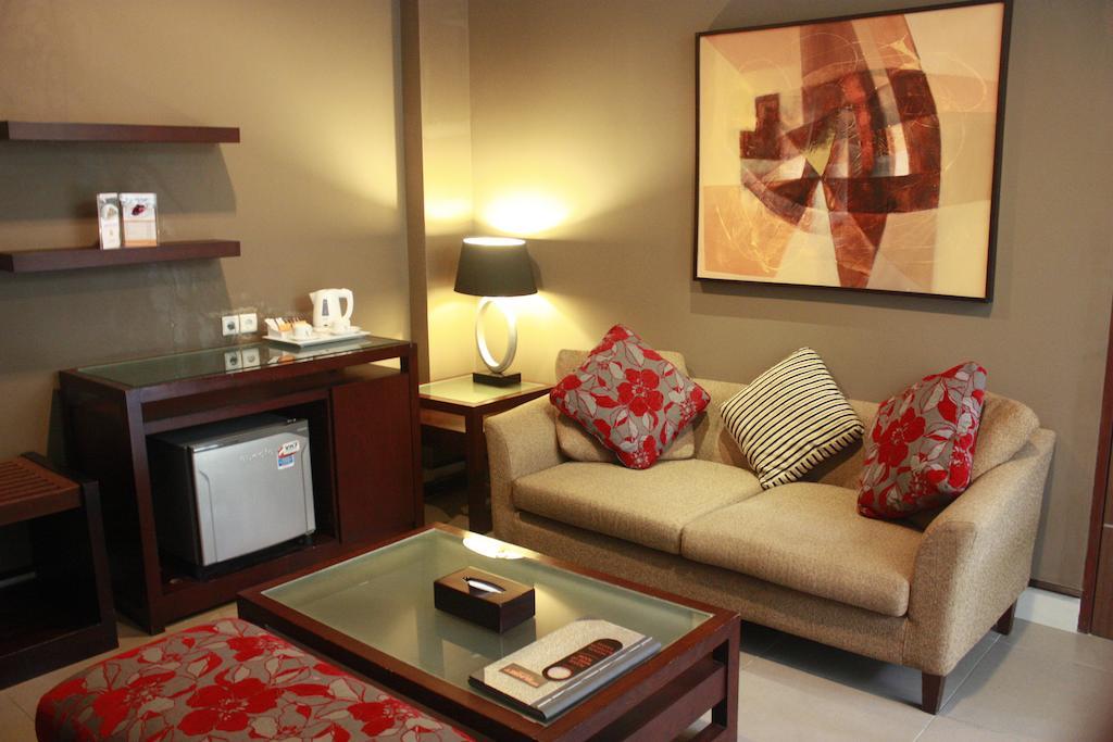 100 Sunset Boutique Hotel Kuta  Exterior photo