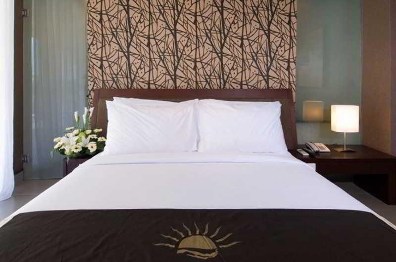 100 Sunset Boutique Hotel Kuta  Exterior photo