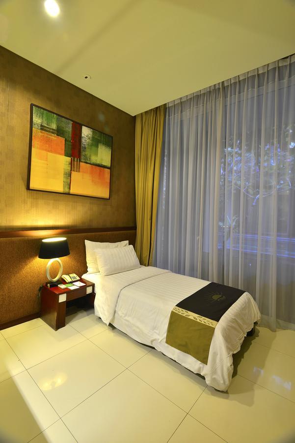 100 Sunset Boutique Hotel Kuta  Exterior photo