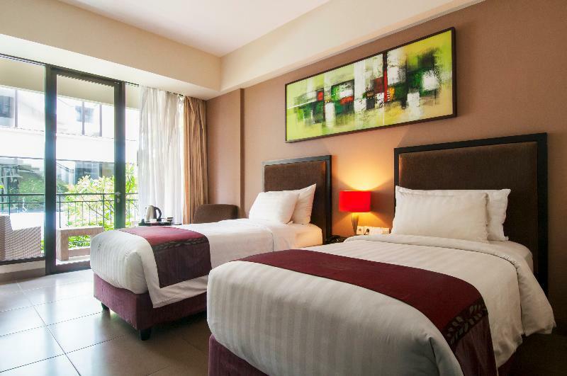 100 Sunset Boutique Hotel Kuta  Exterior photo