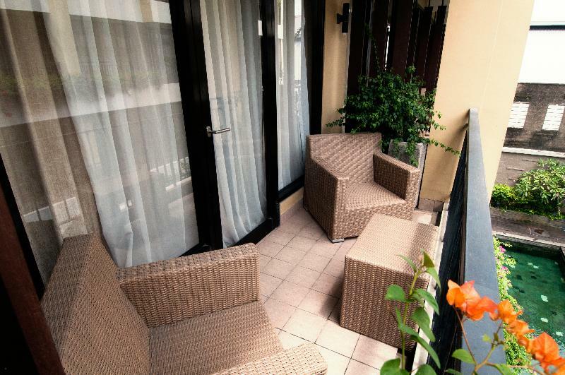 100 Sunset Boutique Hotel Kuta  Exterior photo